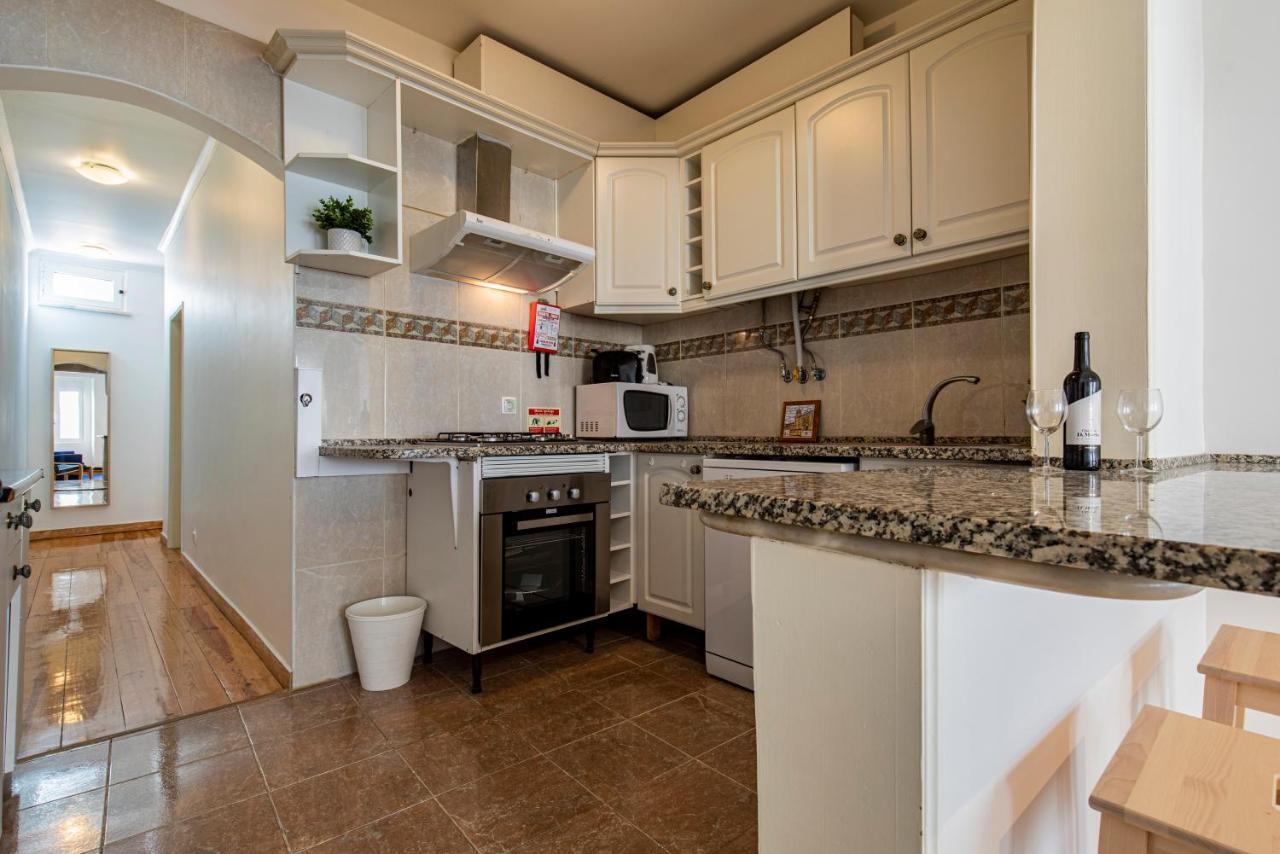 3 bedroom apt near Av. Liberdade Lissabon Buitenkant foto