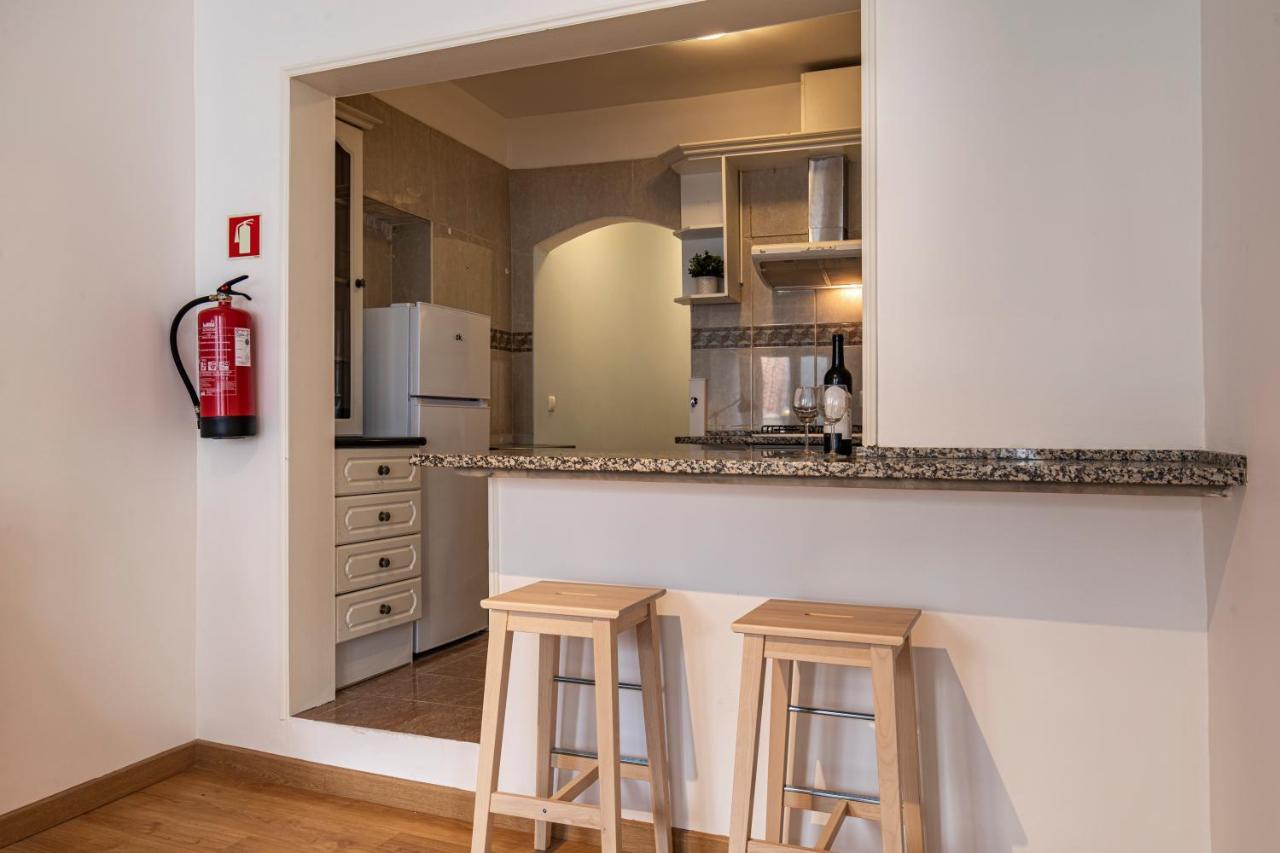 3 bedroom apt near Av. Liberdade Lissabon Buitenkant foto