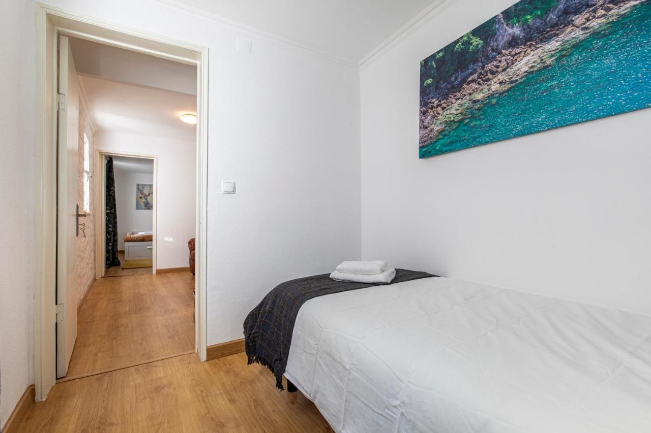 3 bedroom apt near Av. Liberdade Lissabon Buitenkant foto